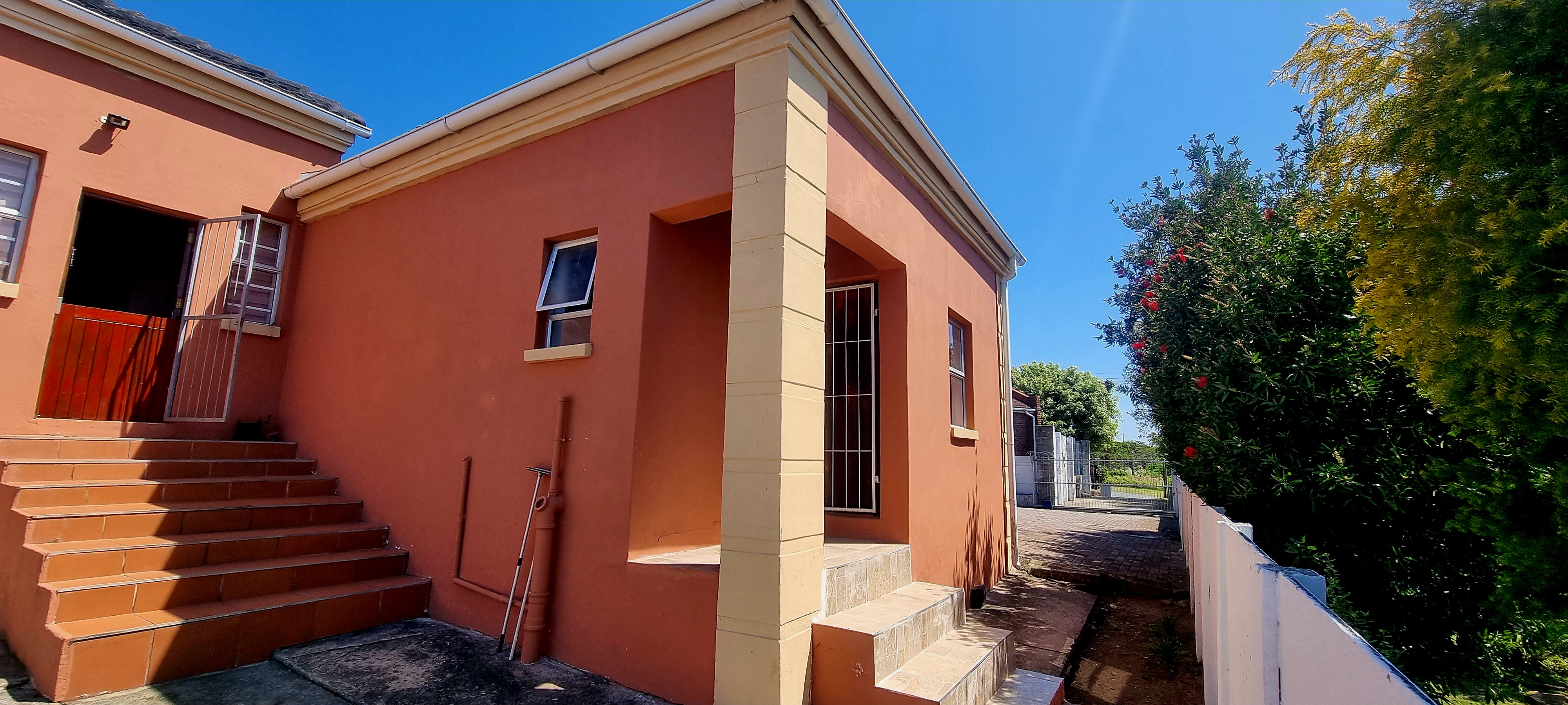 5 Bedroom Property for Sale in Beacon Bay North Eastern Cape